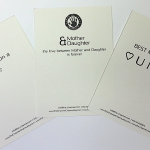 Alternative view of סט ארבע שרשראות לב מכסף | מתנה לאמא ושלושת בנותיה