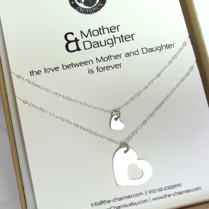 Alternative view of סט שתי שרשראות לב מכסף | מתנה לאמא ליום הולדת
