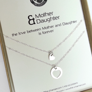 Alternative view of סט שתי שרשראות לב מקסימות מכסף | מתנה לאמא ולבת